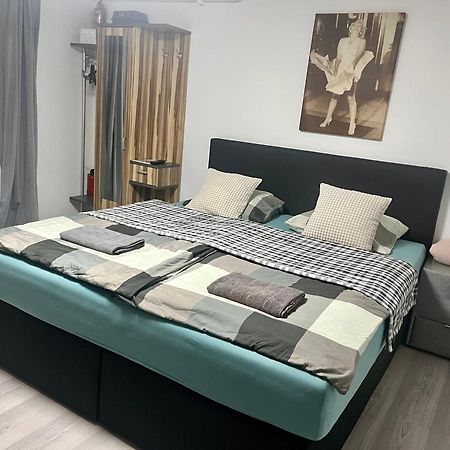 Apartmanek Patricie Room With Kitchenette Suitable For 2 Adults And 2 Children Мікулов Екстер'єр фото