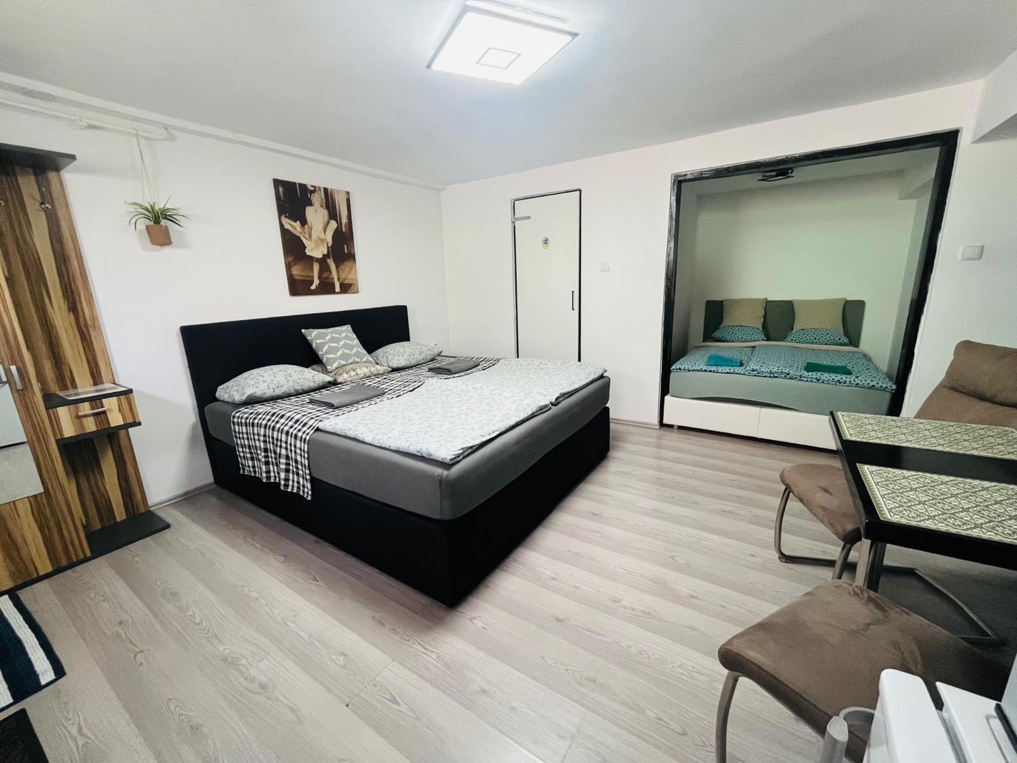 Apartmanek Patricie Room With Kitchenette Suitable For 2 Adults And 2 Children Мікулов Екстер'єр фото